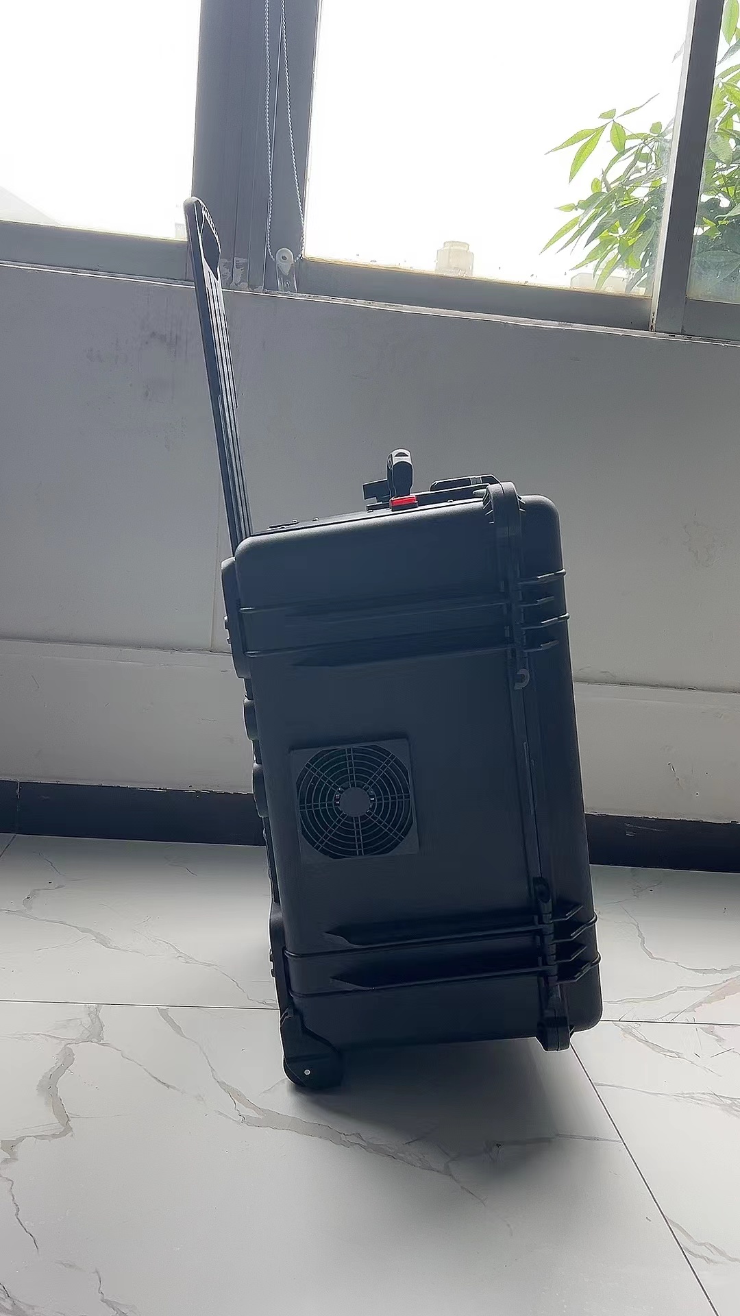 久治手拉箱型移动通信干扰器